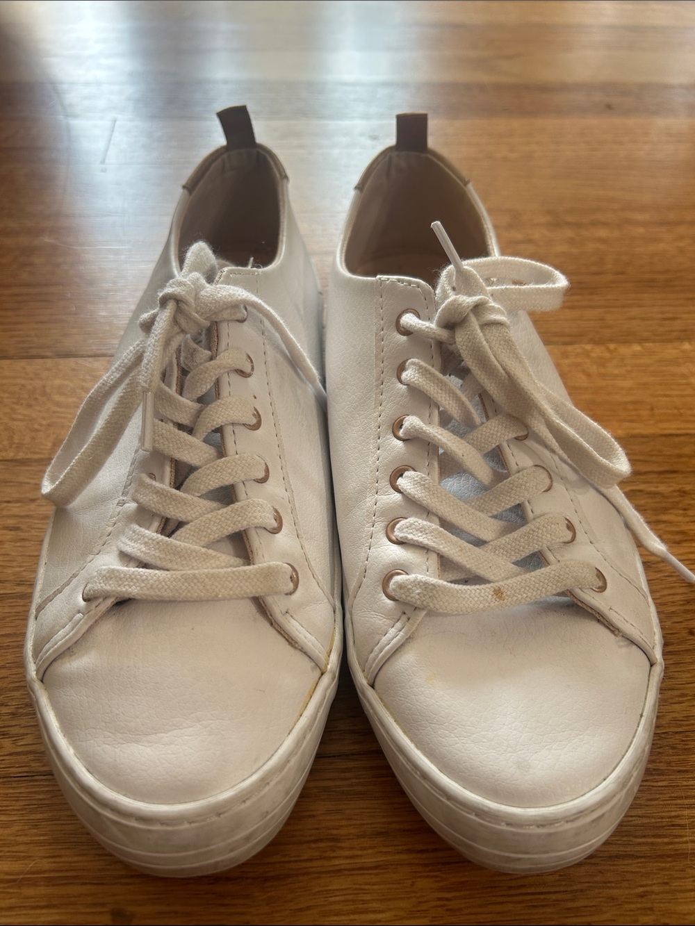 GAP White Women's Low-Top Lace-Up Sneakers